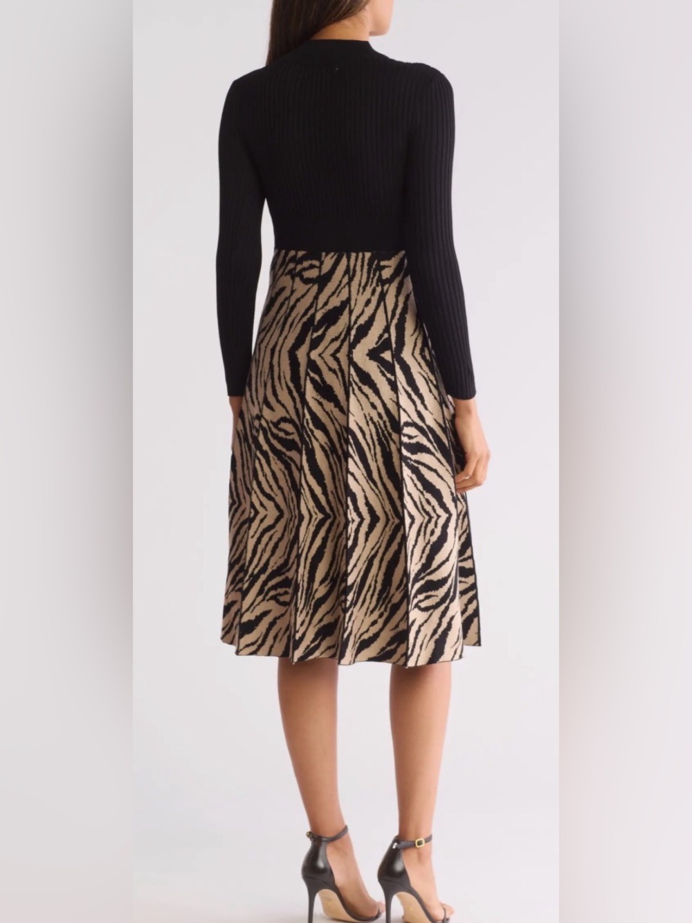 Sandra Darren Tiger Stripe Jacquard Flared Sweater Dress size small